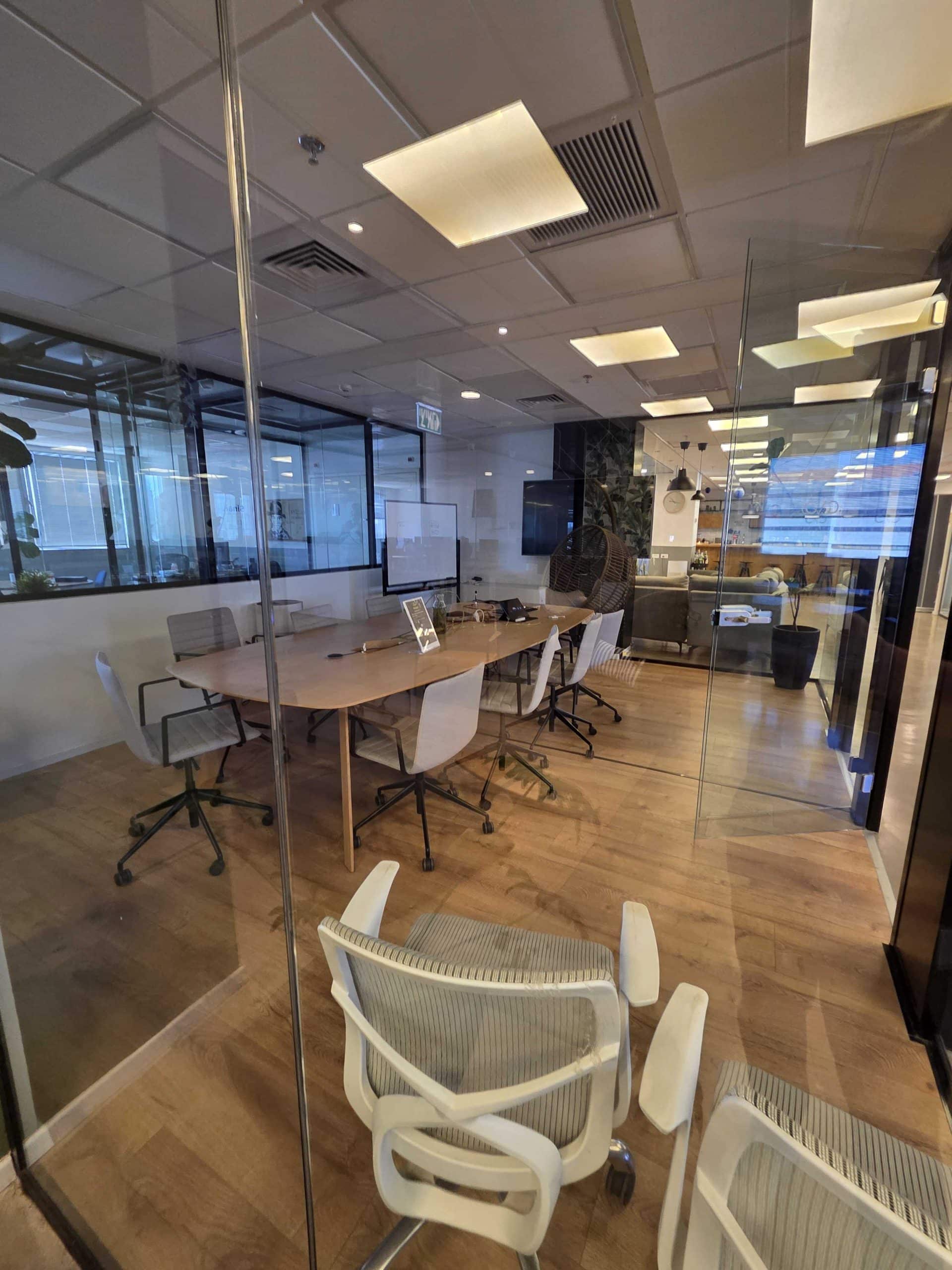 להשכרה משרדים במתחם מגדלי אלון בשטח 1000 מר מרוהטים